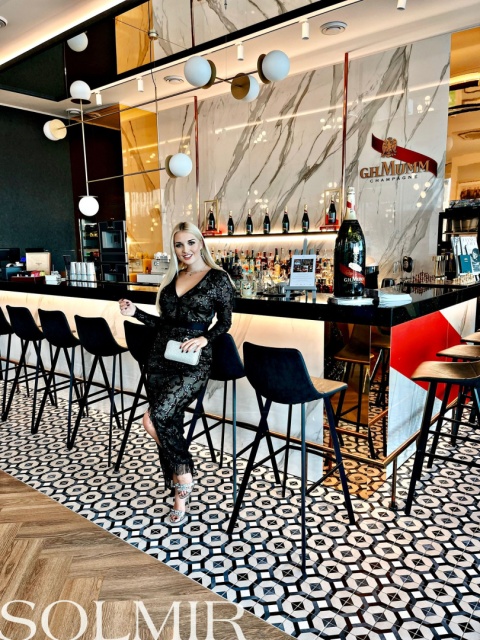 Sukienka NICOLE czerń z beżem Sukienka NICOLE czerń z beżem