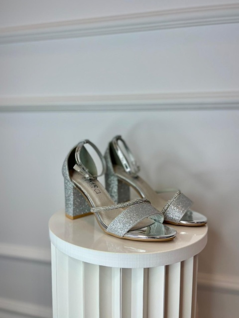 Sandały na słupku PARTY srebro Sandały na słupku PARTY srebro