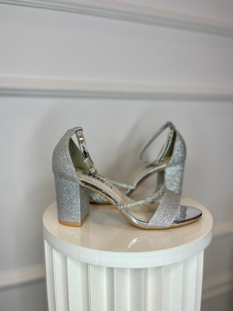 Sandały na słupku PARTY srebro Sandały na słupku PARTY srebro