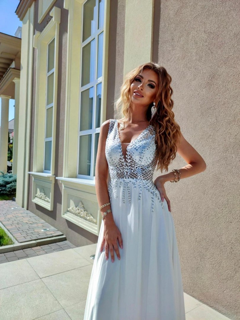 Suknia ślubna QUEEN Suknia ślubna QUEEN